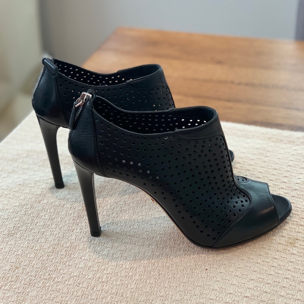 Like new Prada Heels Open Toe